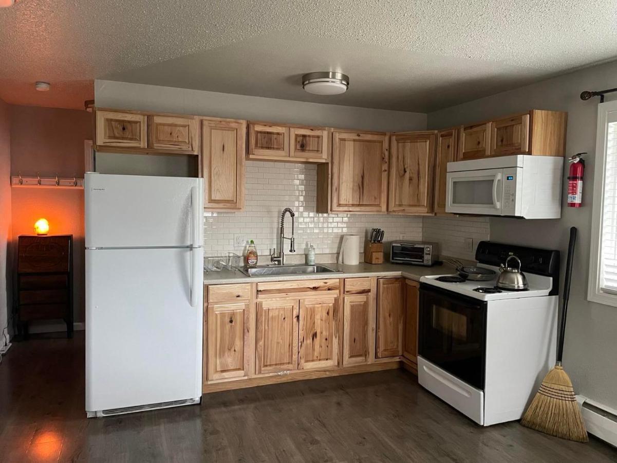 Nightshade Bnb Anchorage Exterior foto